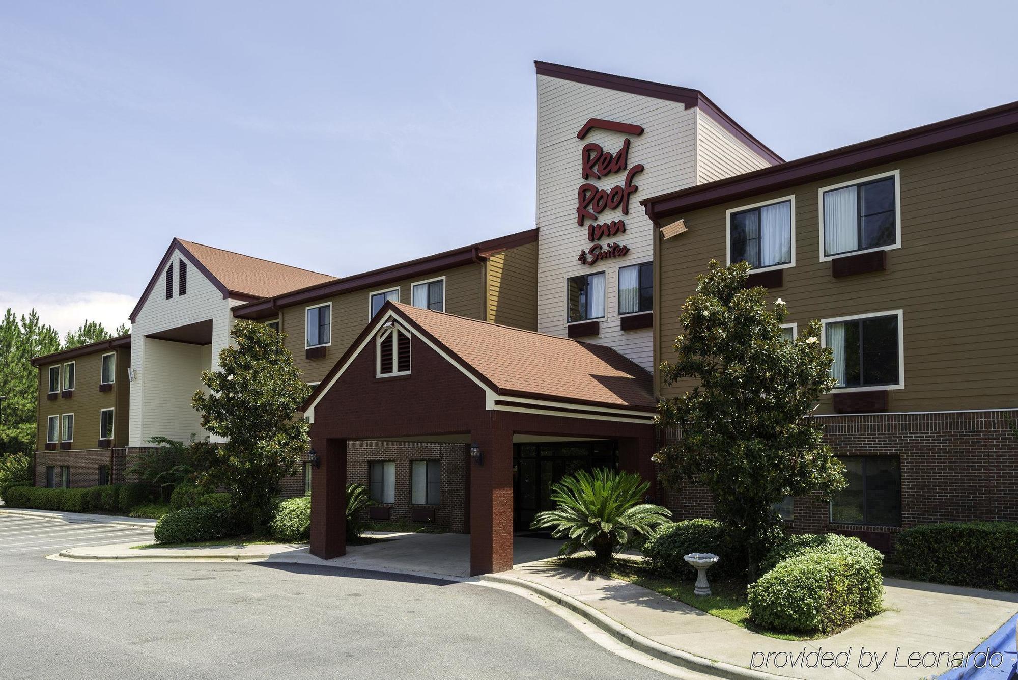 Red Roof Inn & Suites Savannah Airport Pooler Exterior photo