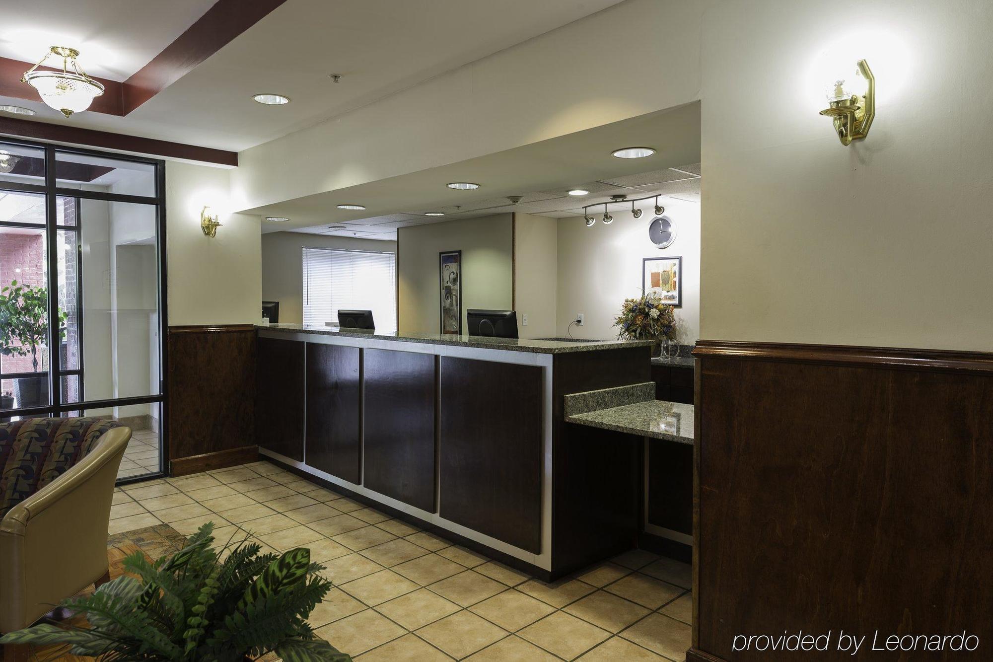 Red Roof Inn & Suites Savannah Airport Pooler Exterior photo